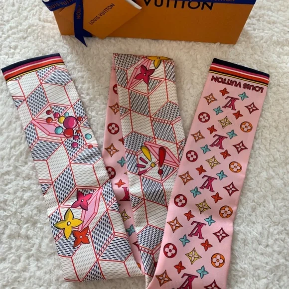 NEW LOUIS VUITTON DAMIER POP UP BANDEAU - M77697 - Picture 6 of 14